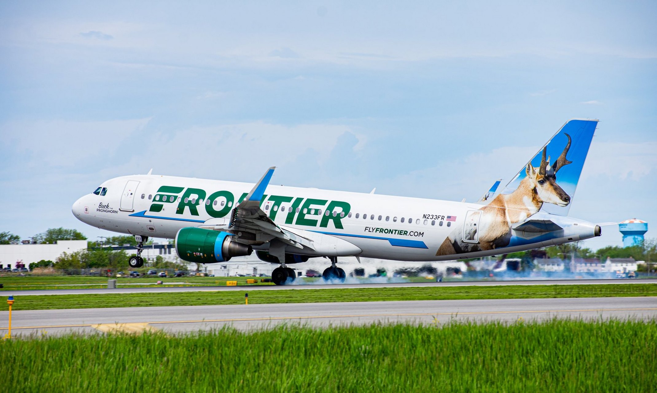 【漂亮的涂装】  航空公司:前线航空公司 (frontier airlines)  飞机