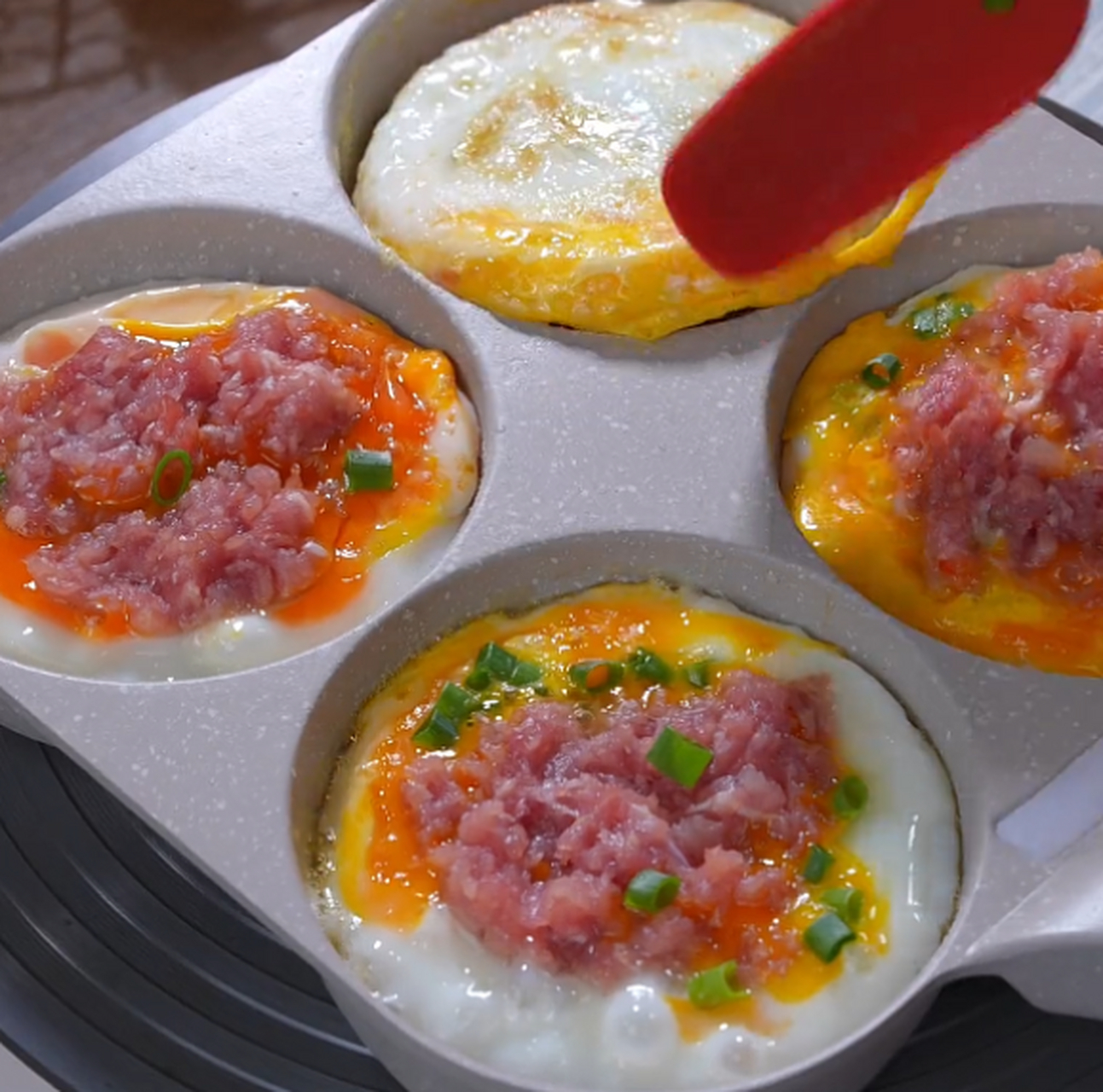 楼下门口好吃的鸡蛋汉堡,在家就能轻松复刻.