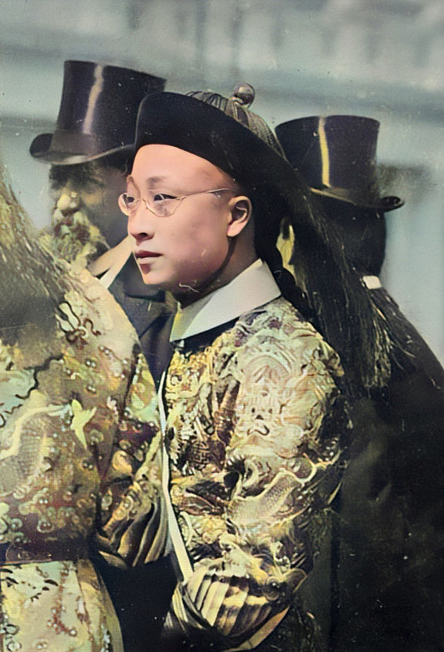 1904年美国世博会,大清朝派了不少王公大臣去参观游览.