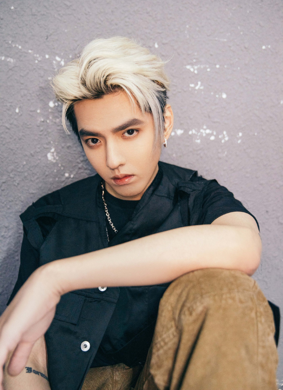 韩束与吴亦凡解约,央视删掉吴亦凡的歌曲 #韩束与吴亦凡解约# 韩束