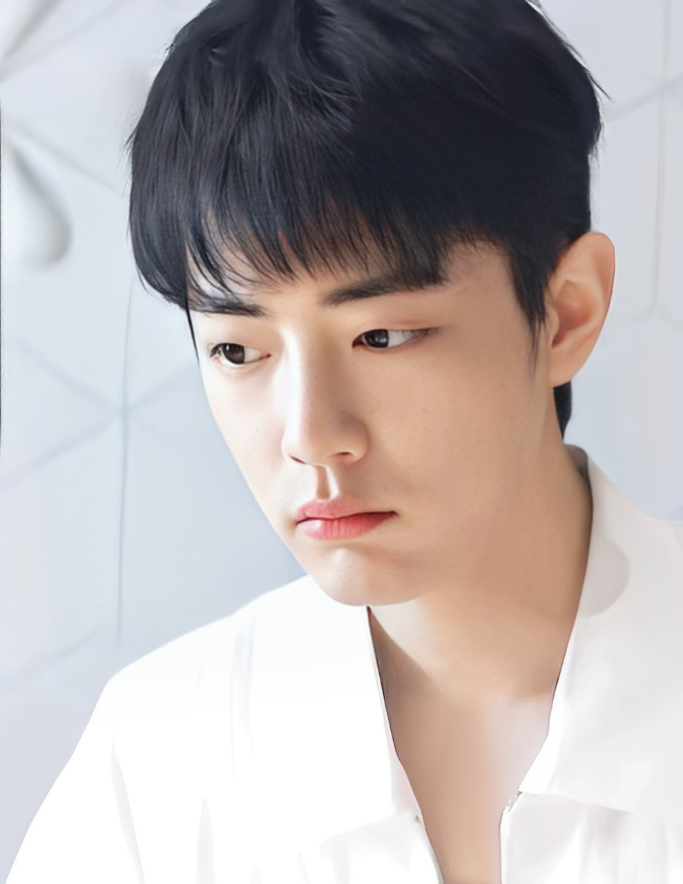 素食主义的肖战,婴儿肥的脸和肉鼻子,乍一看不像明星!