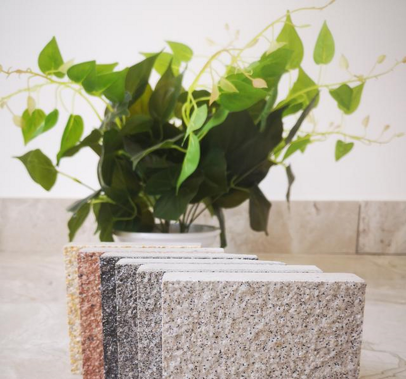 陶瓷花岗岩又名仿石材pc砖,采用大吨位压机成型,高温烧制出窑[中国