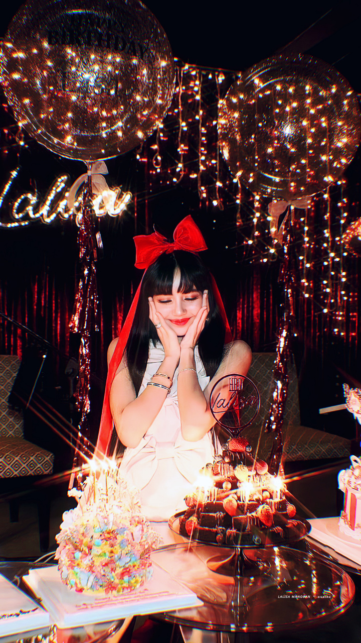 lisa26岁生日照,蝴蝶结造型美出新高度,颜值巅峰lisa!