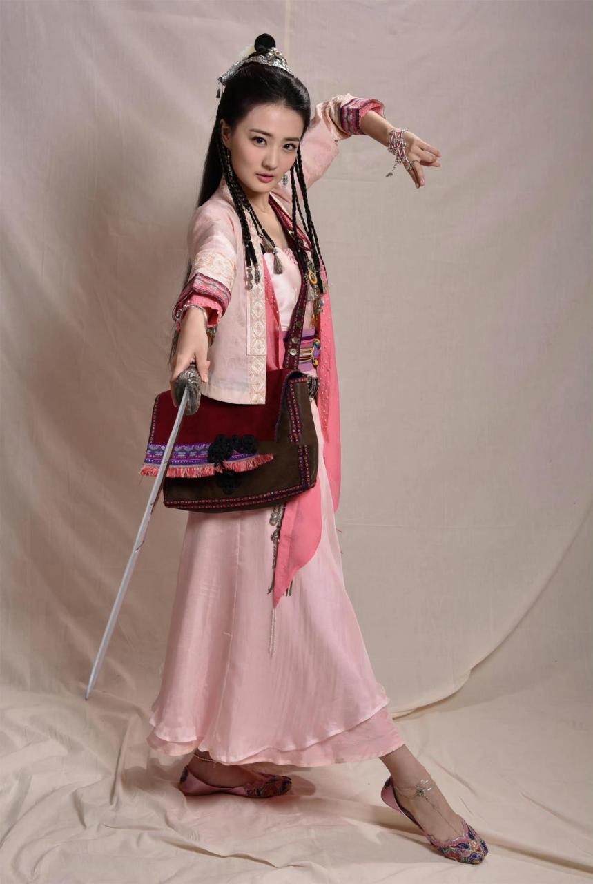 徐璐《墨客行》古装定妆照 开播