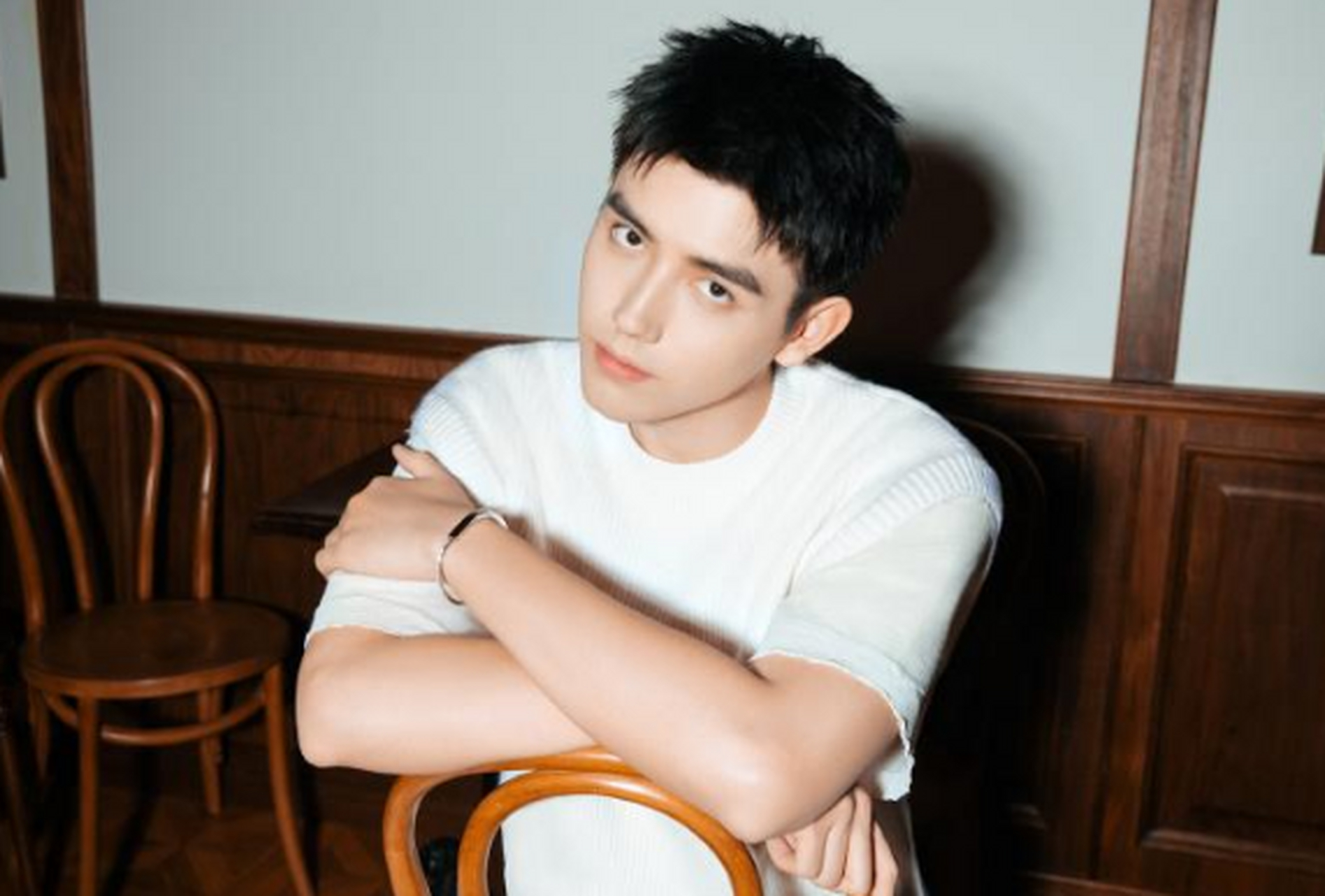 陈飞宇生日大片,清爽阳光,太帅气了