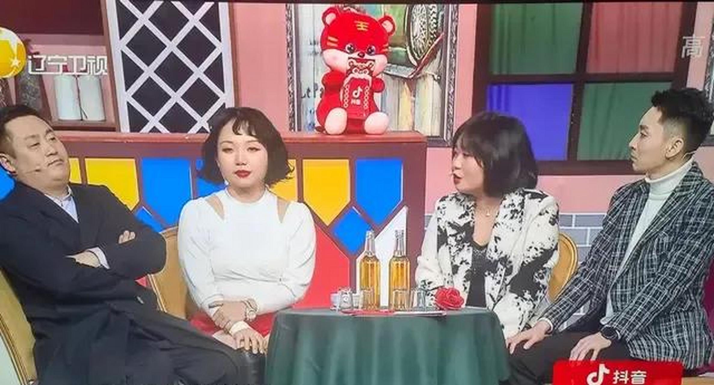 百家号星火计划# 辣目洋子和李雪琴为啥能登上辽宁卫视的春晚?