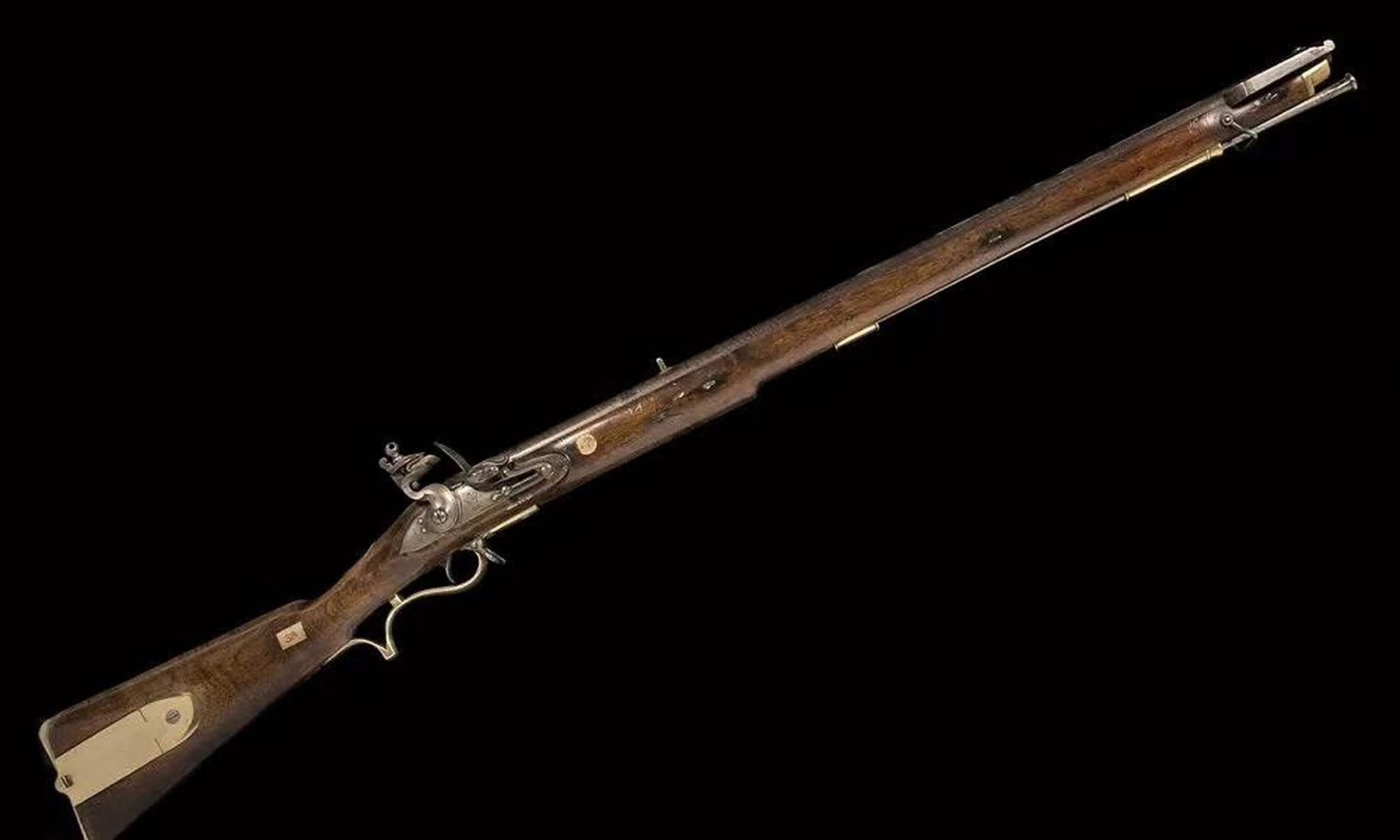 领动计划# 贝克线膛枪,一种典型的发射球形子弹的前装线膛枪,由英国