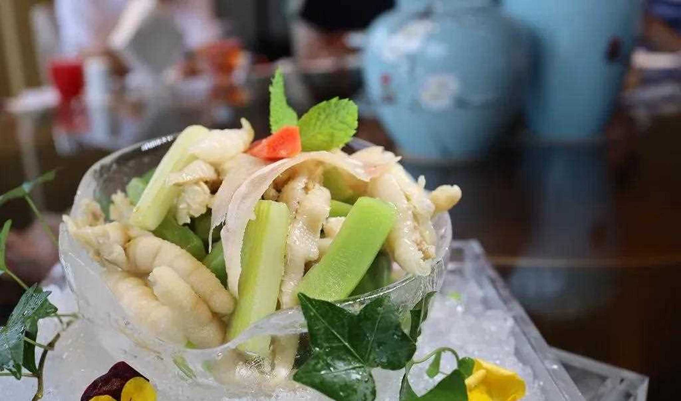 卞氏菜根香,成都天府三街地铁a口.