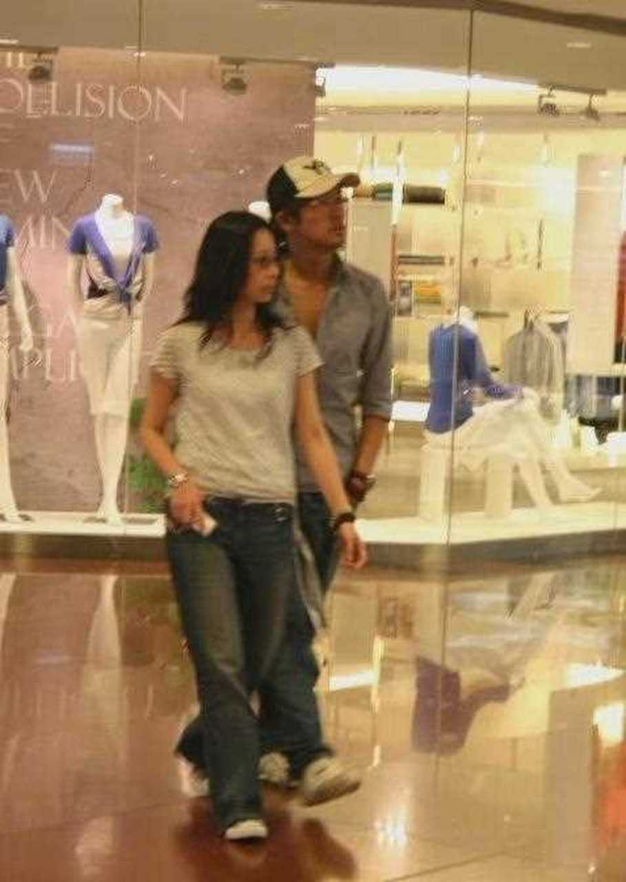 【苏有朋和白富美女经纪人,秘密结婚十年?