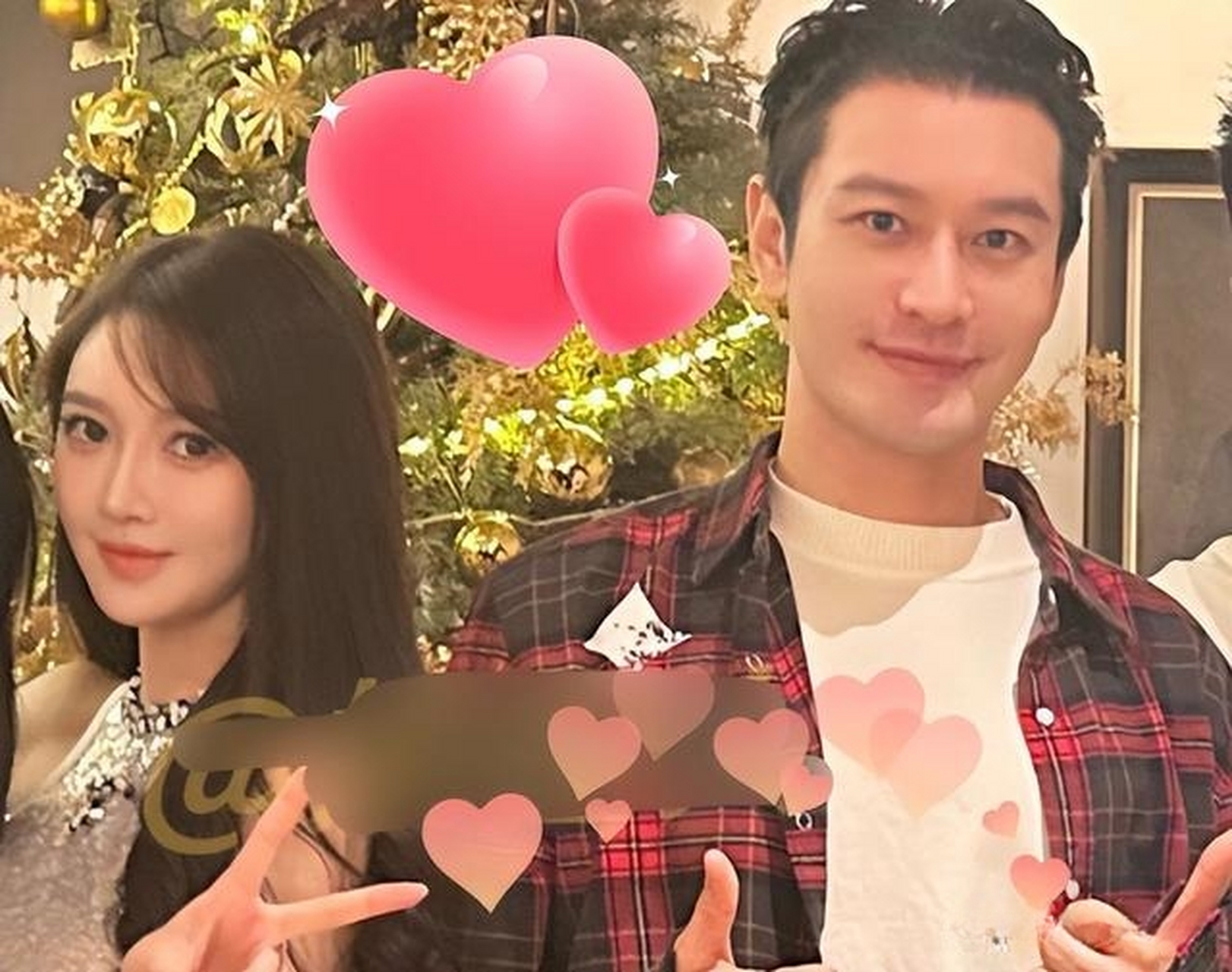 黄晓明在6月初被拍到与新女友逛街,长相酷似baby,连续几天都在一起,有