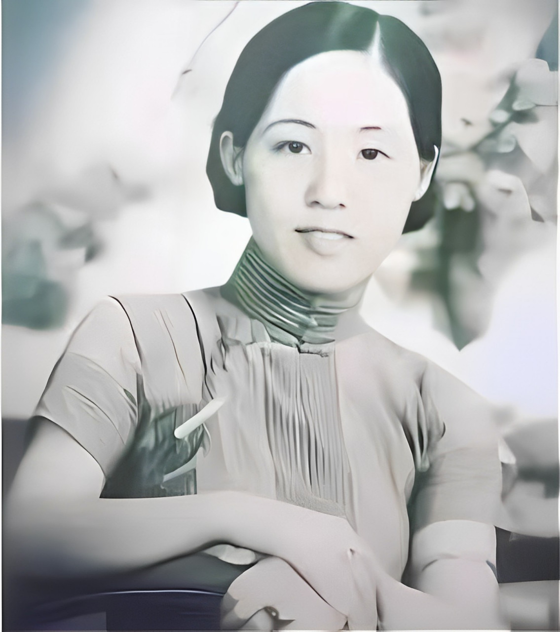 " 杜月笙在年少时娶了沈月英.