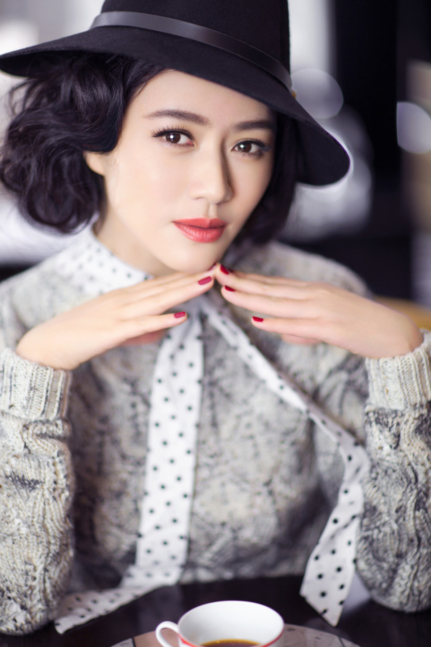 "婉约多逸态 北方有佳人"这两句诗用在田海蓉身上真的再合适不过了.