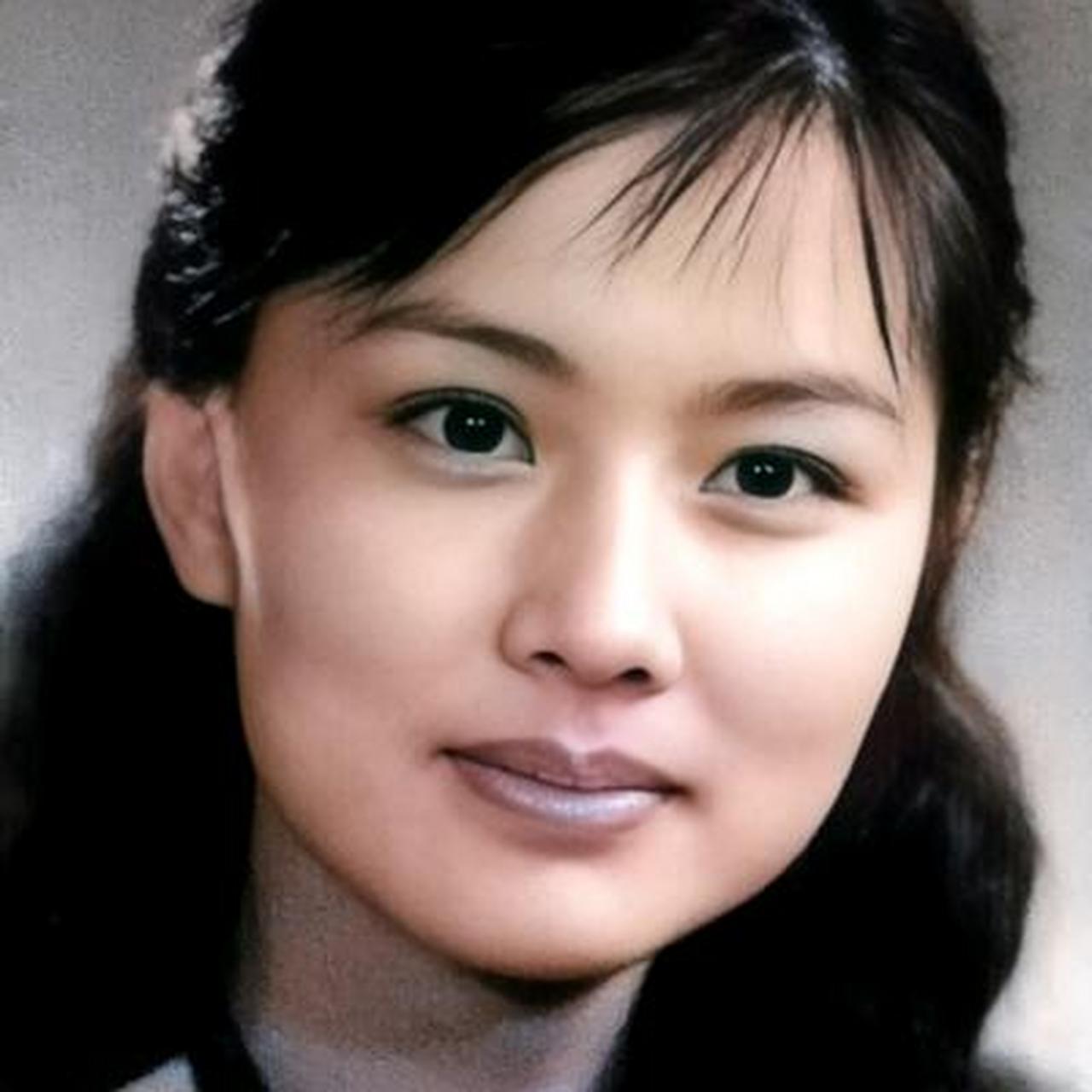 1985年,演员赵娜正在北京电影学院进修时的留影,在青岛长大的赵娜