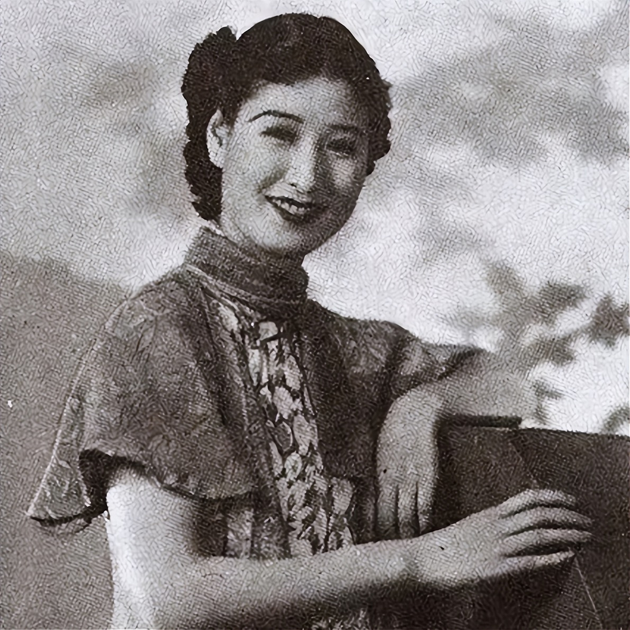 "谁曾想,胡兰成听后,吓得再也不敢胡乱招惹别的女人.