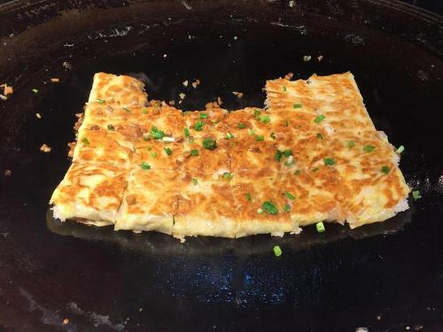 提到豆皮,老武汉人脑海里肯定会有老字号【老通城】的一席之地.