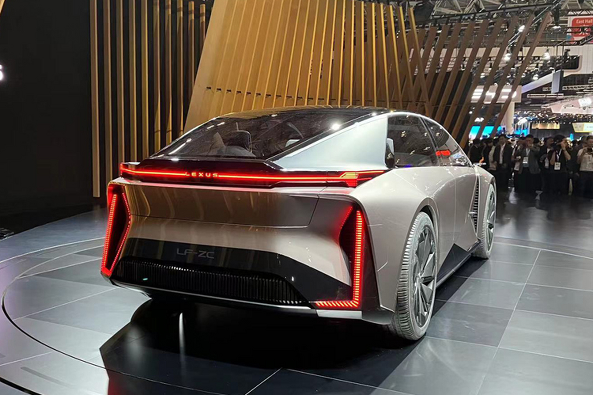 近日,在2023东京车展上,雷克萨斯lf-zc概念车正式亮相,新车计划2026年