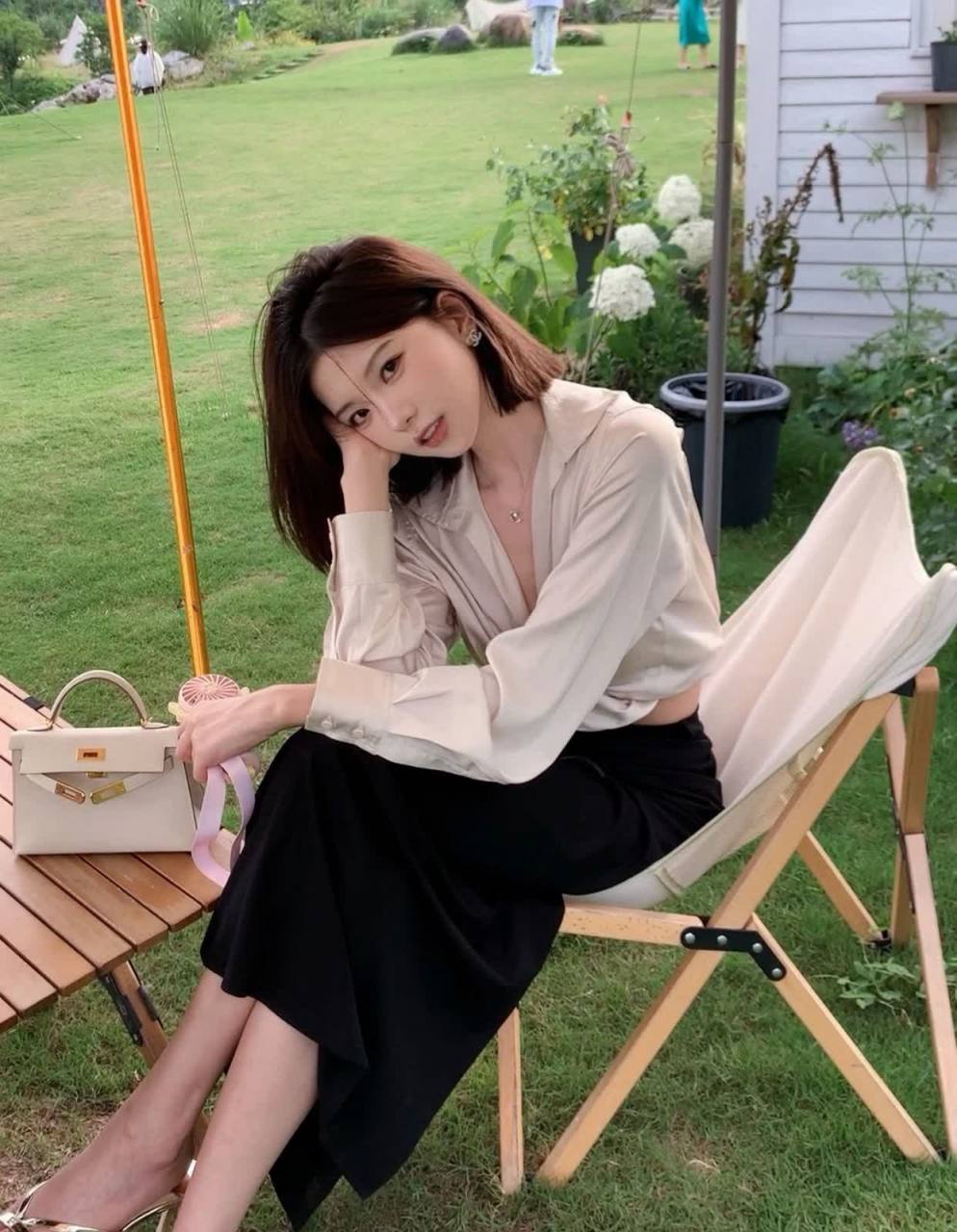 ootd|今天就走造型   顶部 / 玉宇   裙子/酒神   #夏日快闪时尚单品