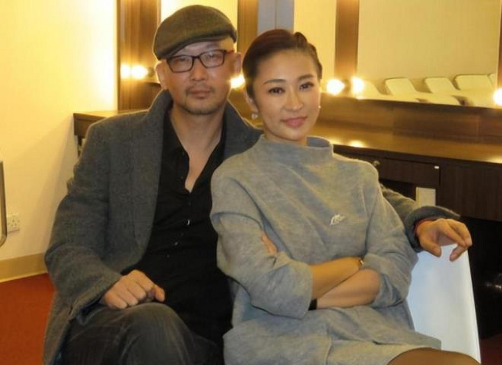 2001年,管虎在筹拍《黑洞》,马伊琍带着闺蜜梁静来试镜,这次面试直接