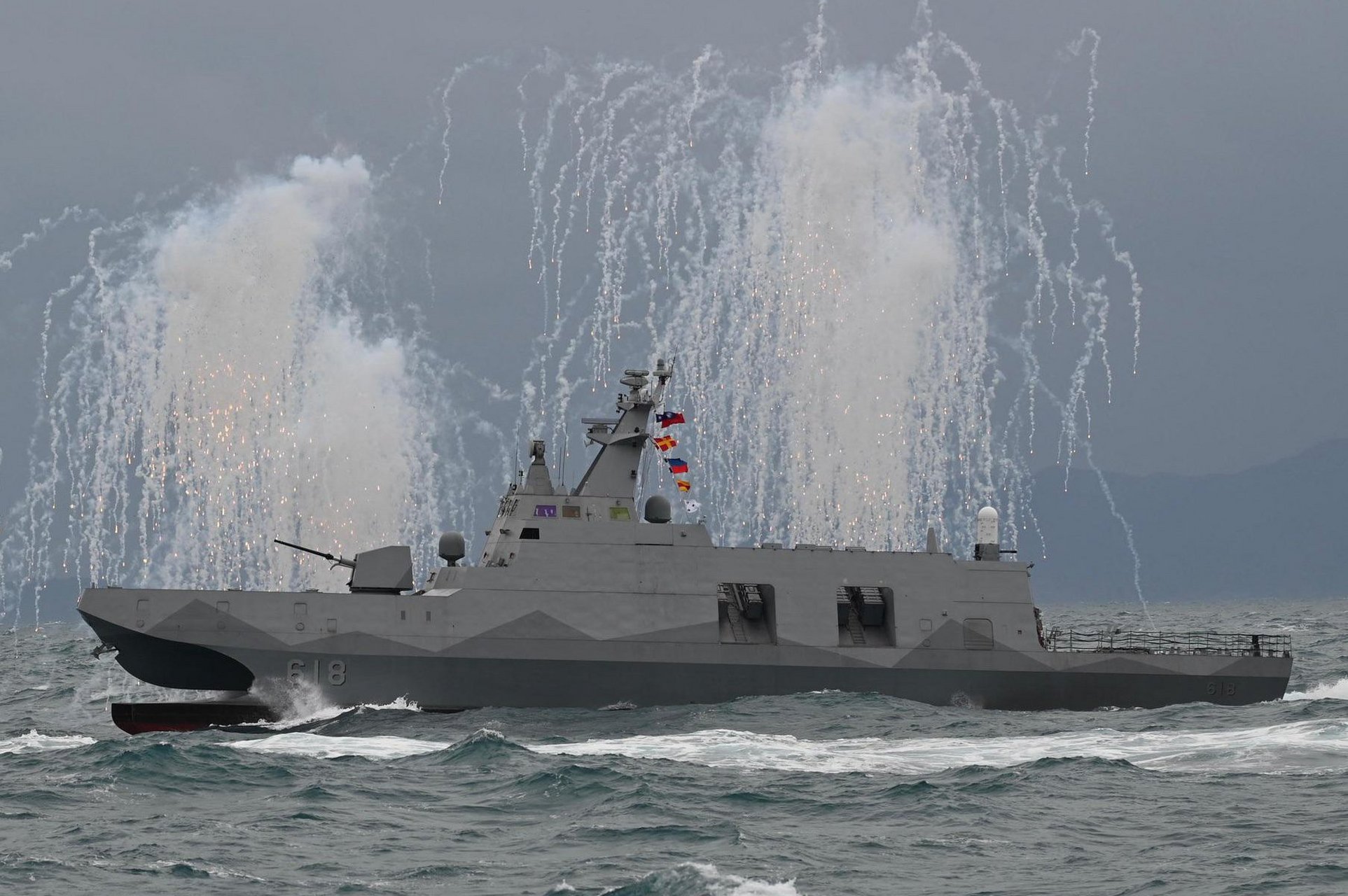 "沱江"级快速反舰导弹艇(12艘).