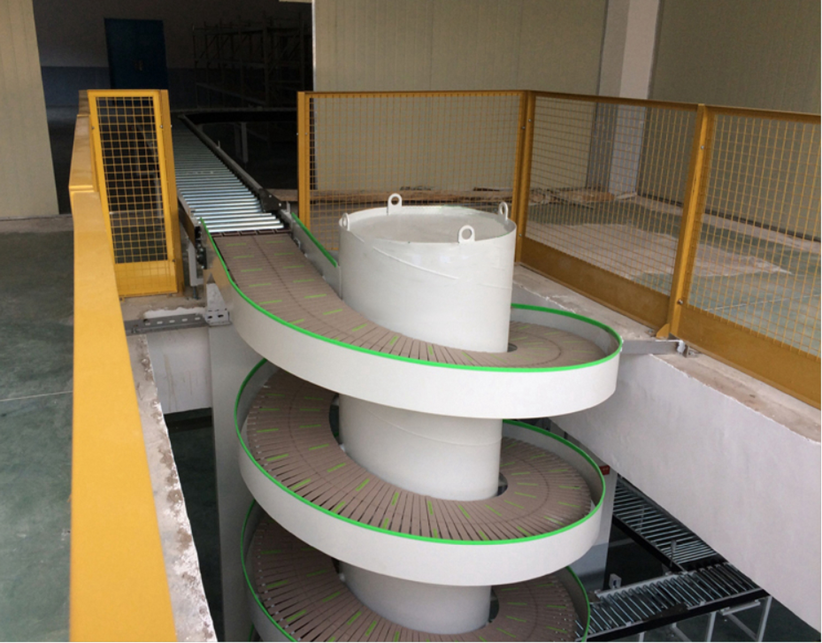 螺旋升降机是什么? 螺旋输送机又称为螺旋提升输送机,垂直螺旋输送机.