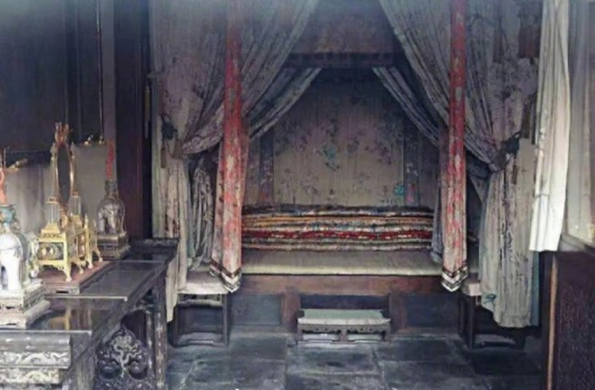 据说这就是慈禧太后的卧室,谁能想到,晚清时期最有权力的女人,卧室