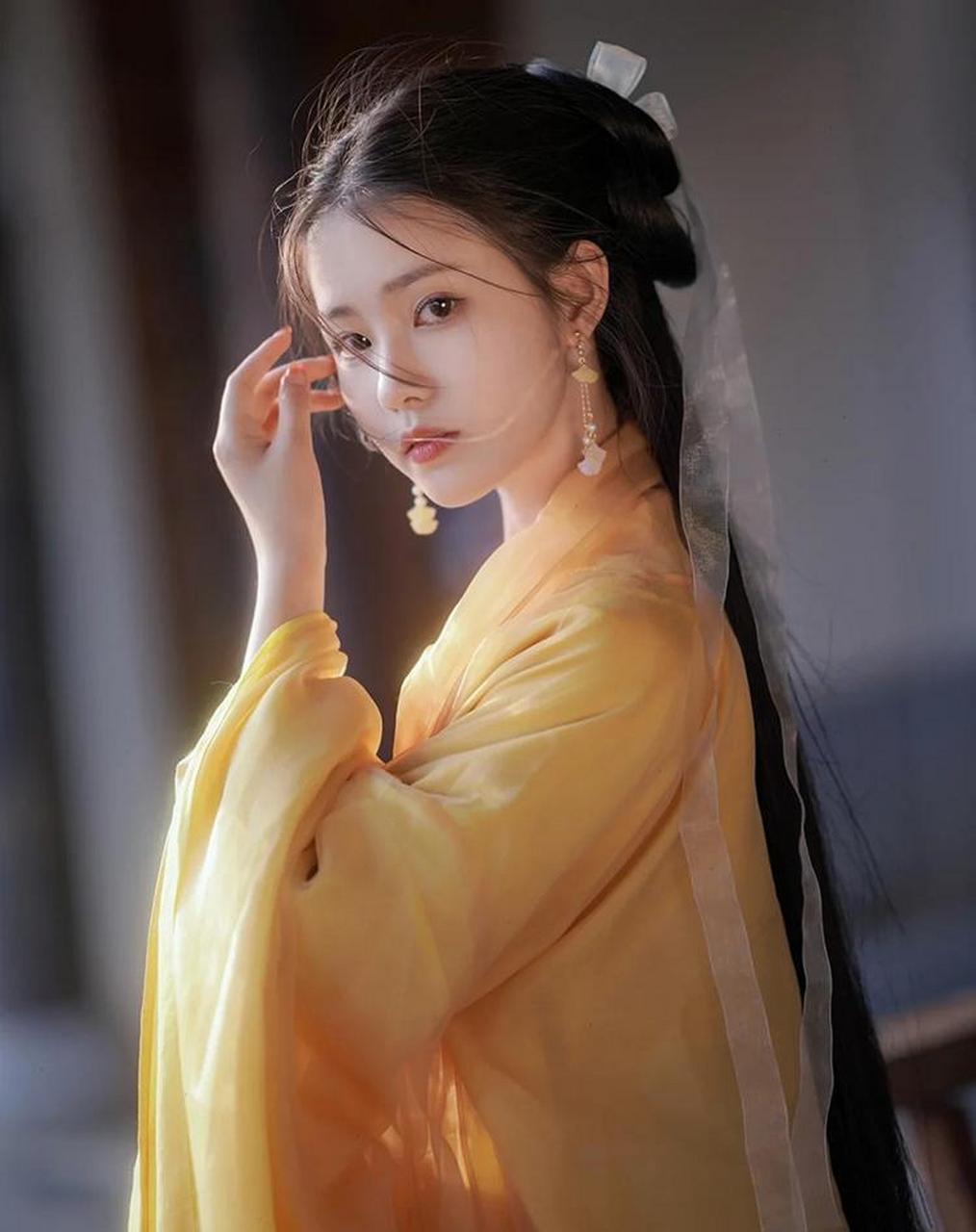 回眸一笑百媚生