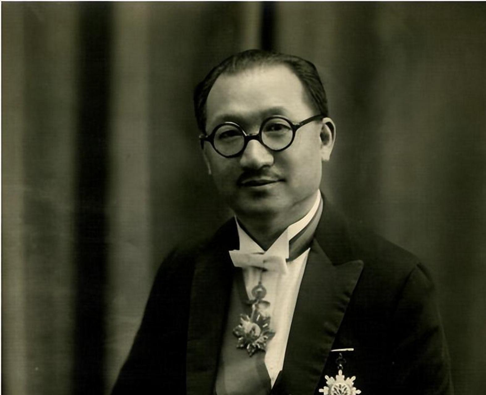 1945年孔祥熙下台时,虽然经过了八年抗战的巨大消耗,但国民党国库里仍