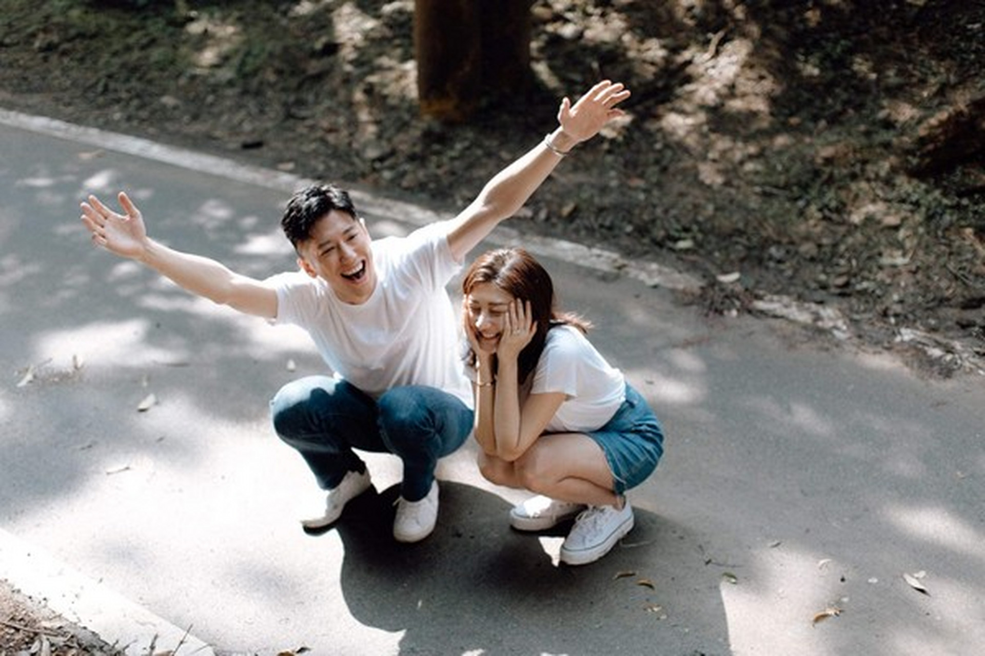 林逸欣结婚# 林逸欣25日在脸书宣布喜讯,曝光3张不同风格的婚纱照