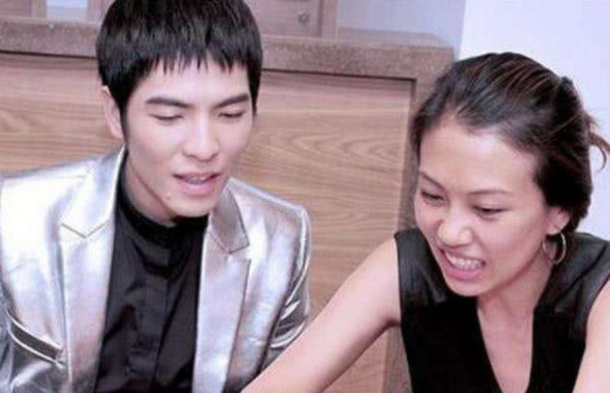 萧敬腾向经纪人林有慧summer求婚成功,这是一个令人振奋的消息.