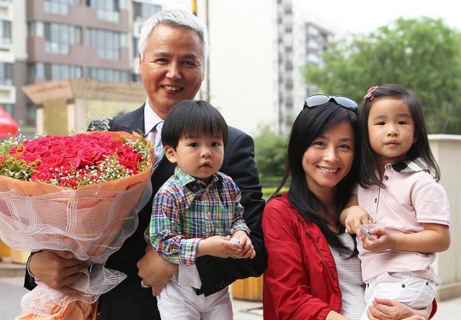 張庭,林瑞陽在2021年年終的倒計時中,翻車了,成為年度壓軸大瓜.