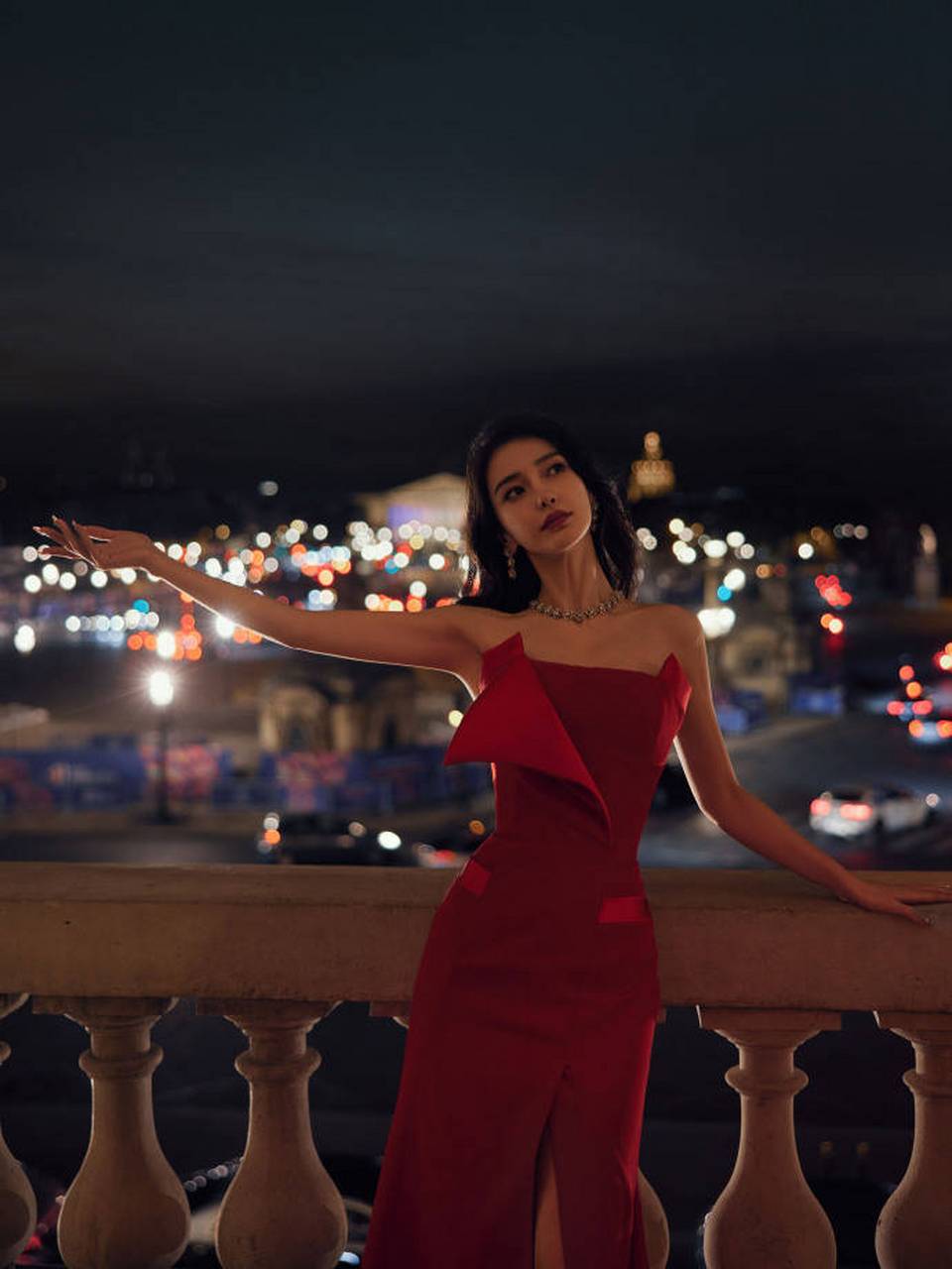 杨颖活动写真大片,大秀美腿女人味十足!