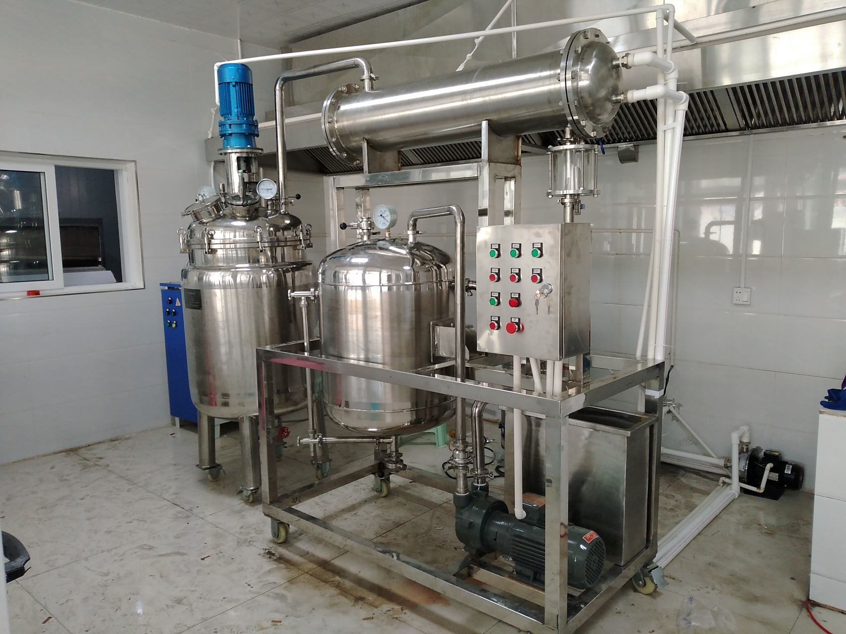 梨汁浓缩设备#真空减压浓缩器(真空浓缩罐/釜式蒸发器/球形浓缩器)是