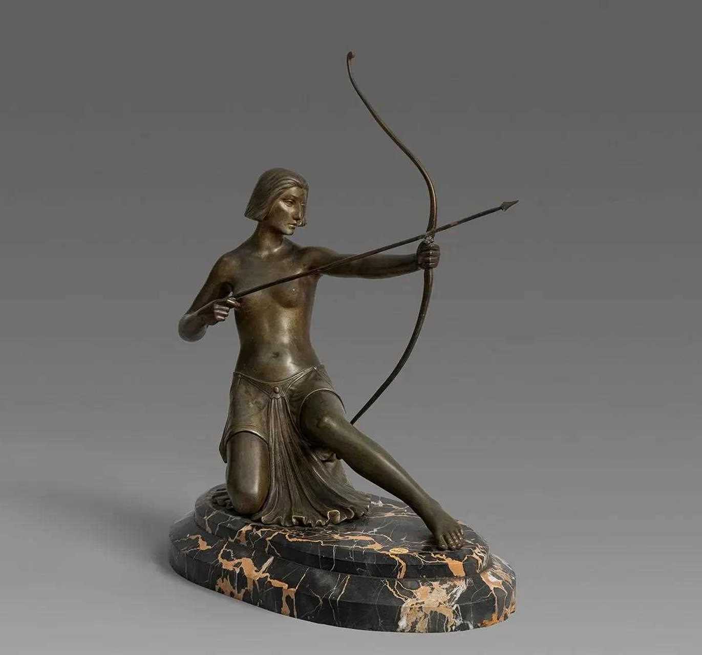 女猎神狄安娜伏猎装饰艺术风格,1925年沙龙金奖作品.