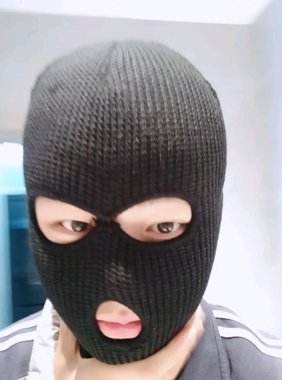 天冷买了个头套,怎么被人说成像抢劫的,一点都不礼貌