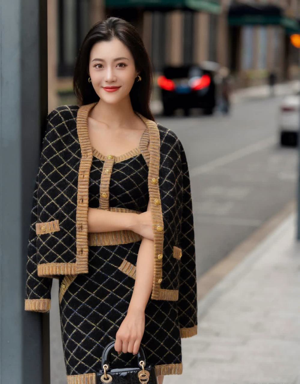 初秋穿搭|高端优雅的黑金套装?|||黑金配色真的太贵气了!