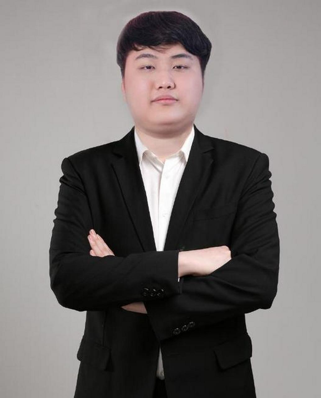 那应该是2019年的时候,山泥若说了一句比赛解说,想打开浏览器看自己的