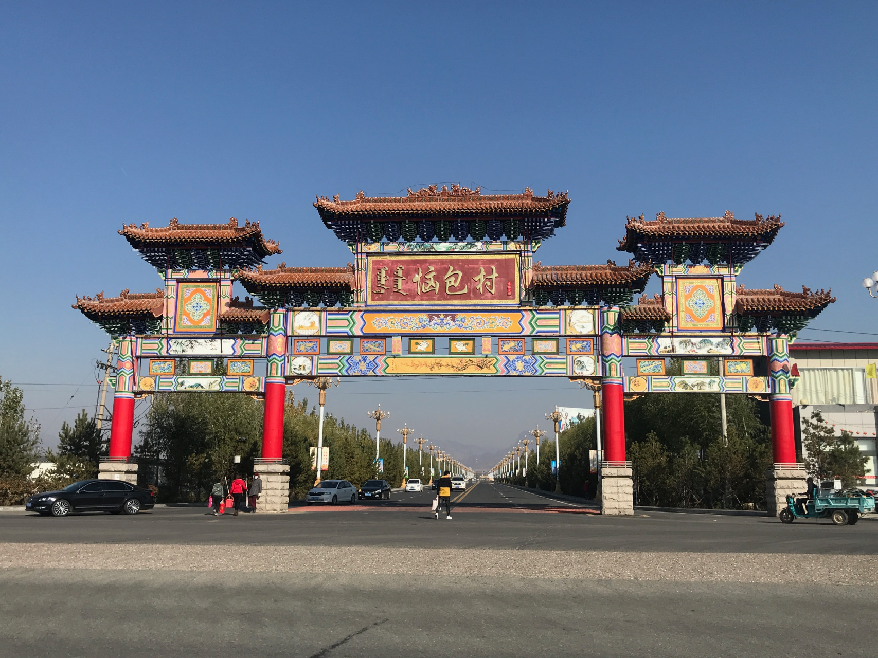 前几天呼和浩特网红村-脑包村音乐节,人山人海,其实淡季的时候才能