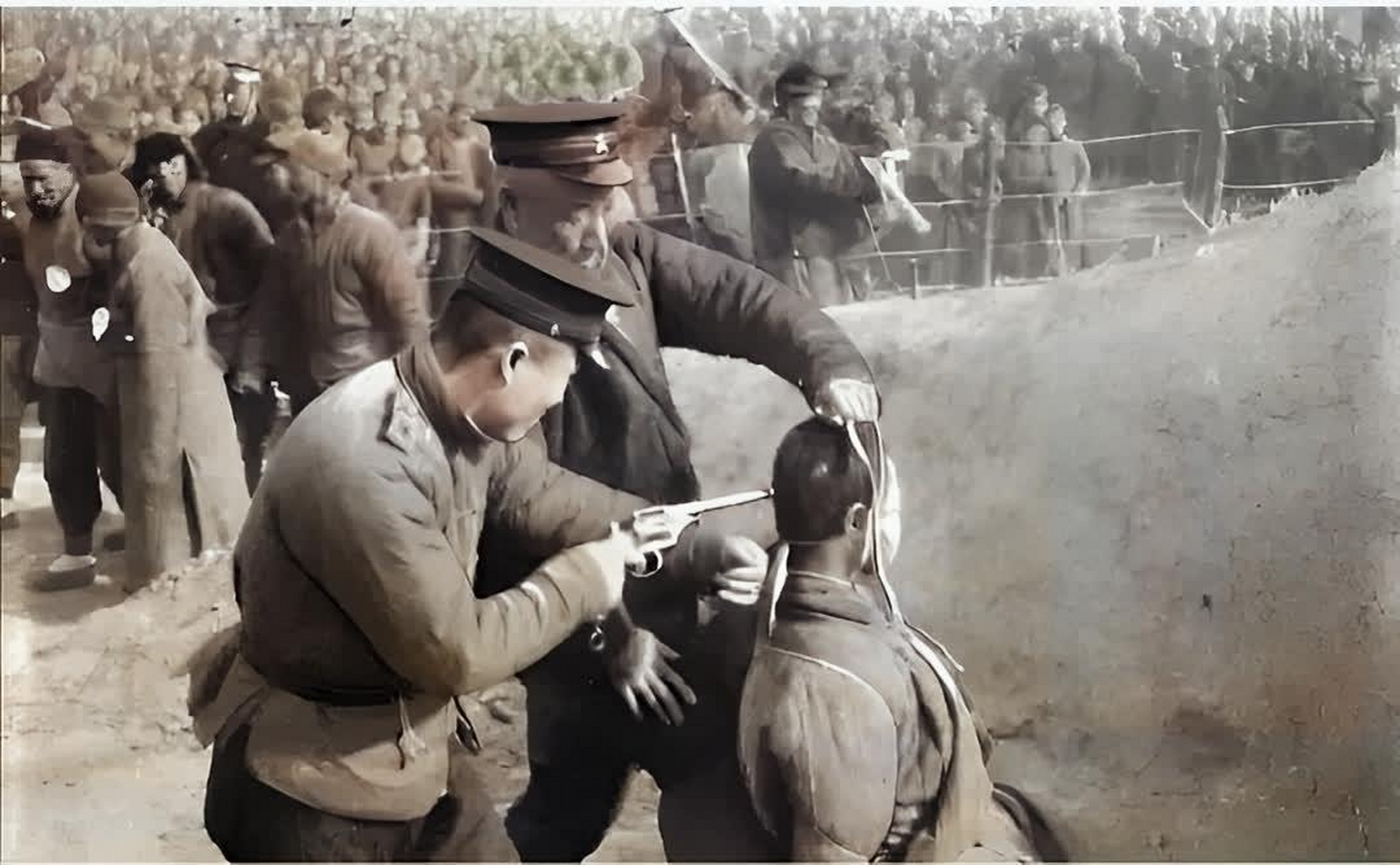 1931年民国宪兵队处决犯人的真实照片.