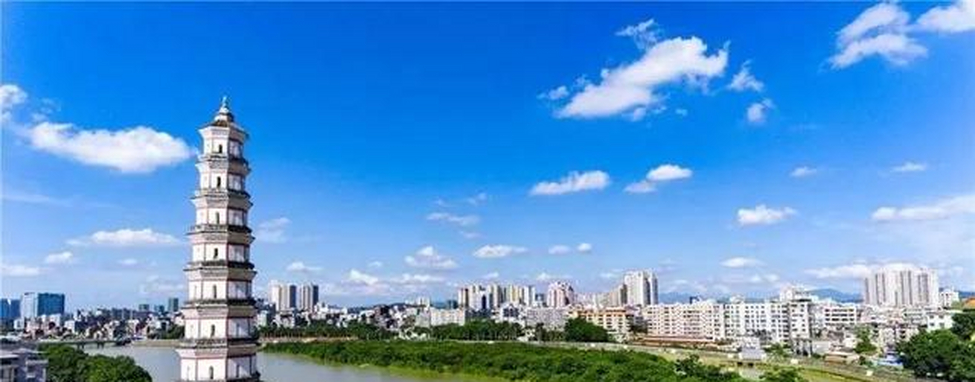 笔架山森林公园,登山顶可以一览高州全景.