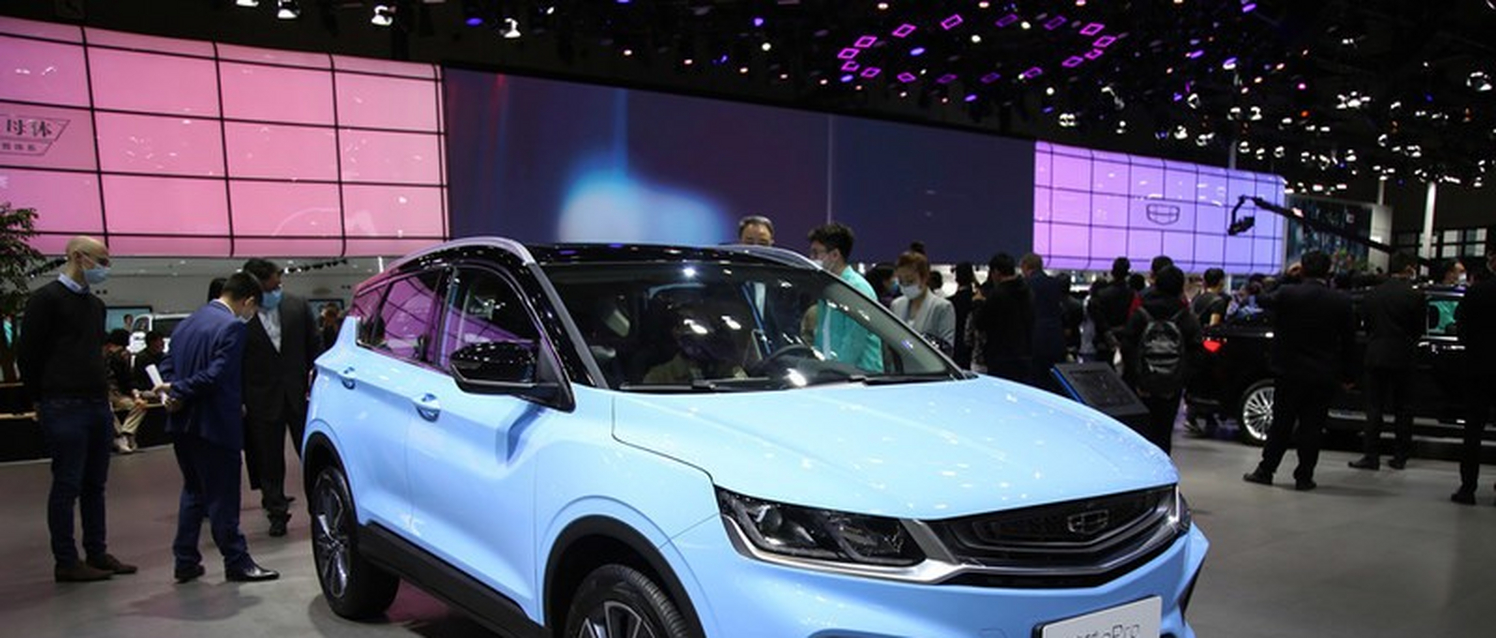 日前,在今年的上海车展上面,吉利展台上发布了缤越epro新车色,一经