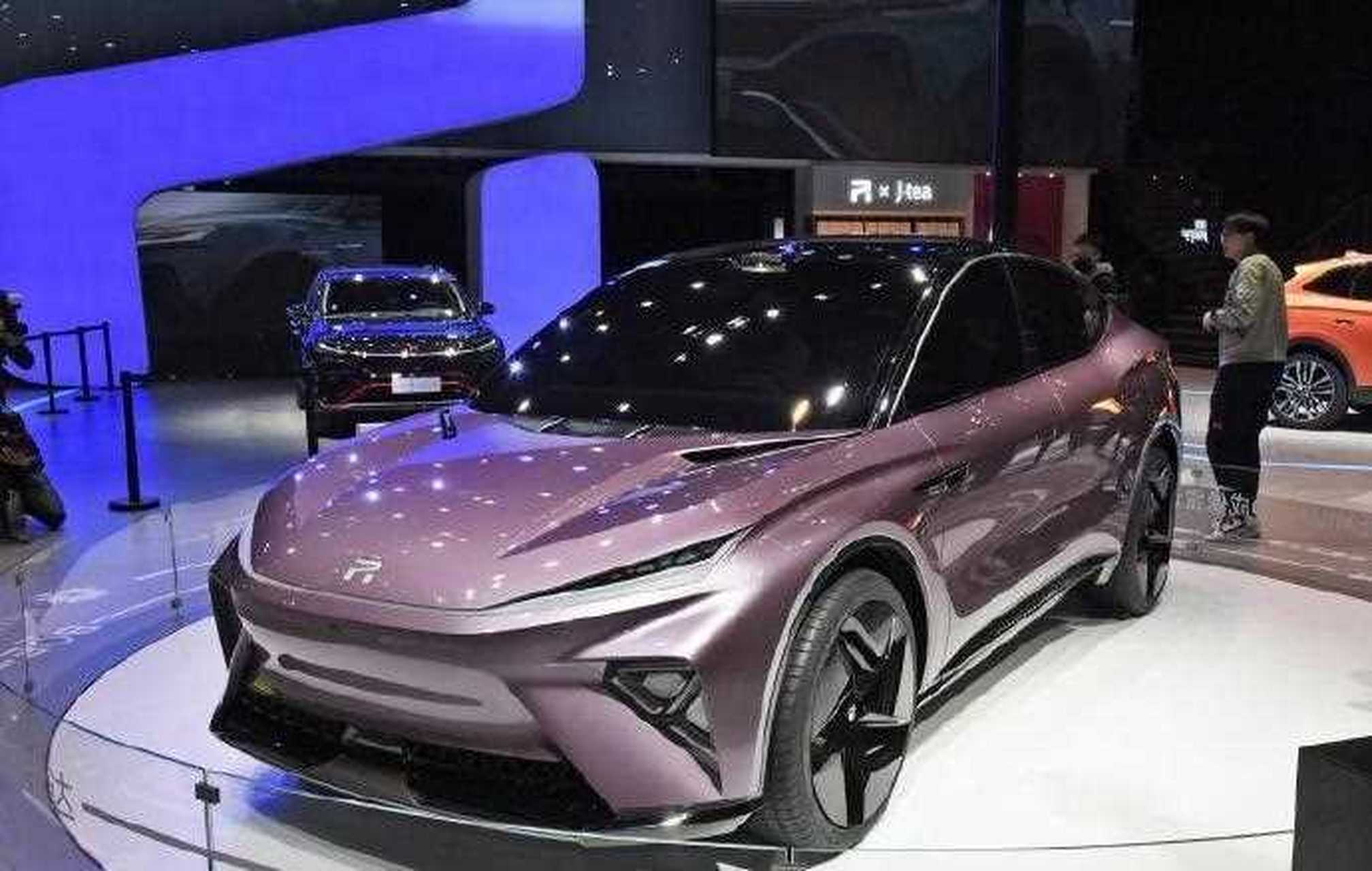 上汽集团旗下r汽车es33 概念车亮相.