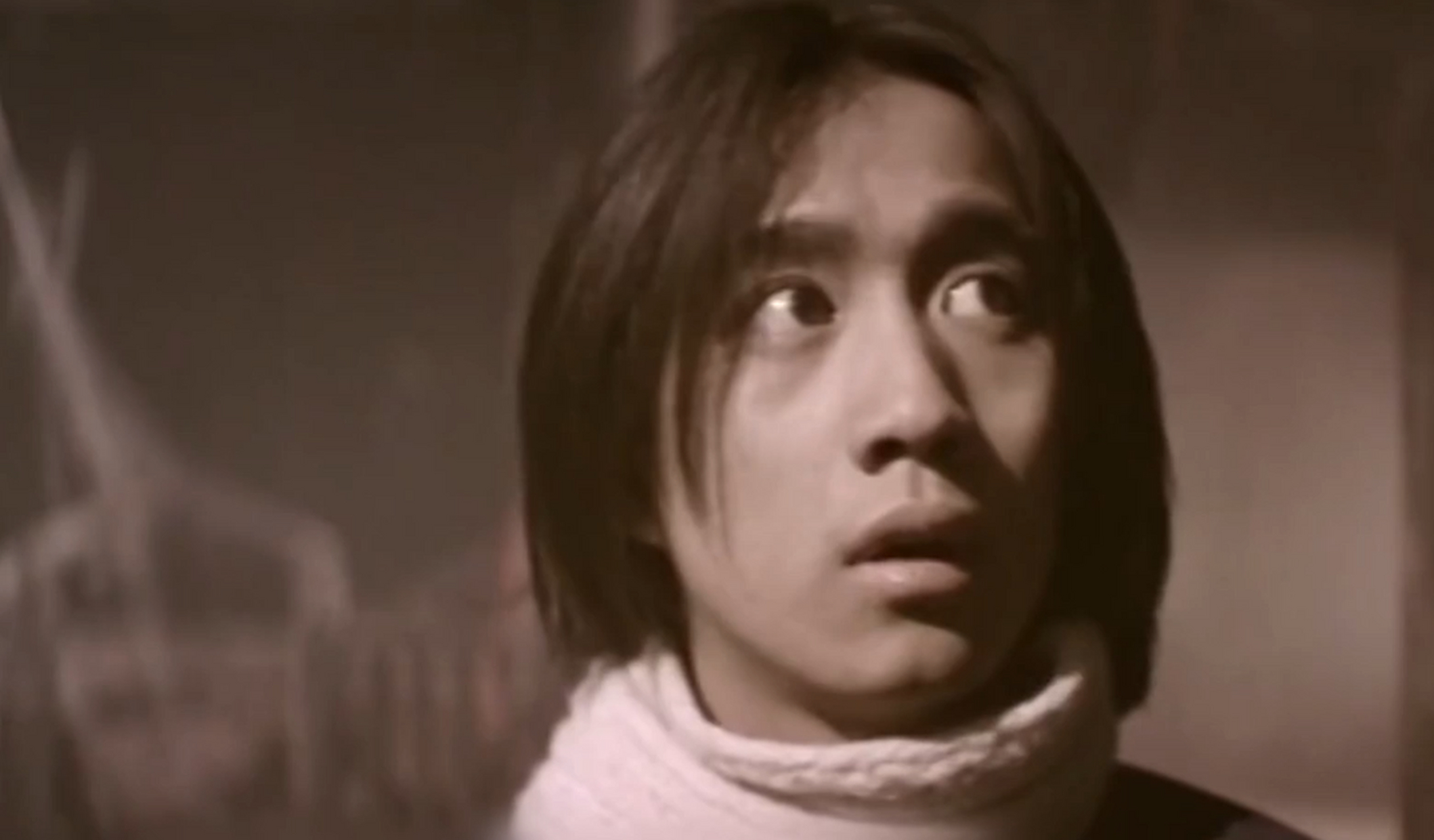 黄磊在《夜半歌声》中的出色表演,荣获最佳男配角,他也很感激张国荣的