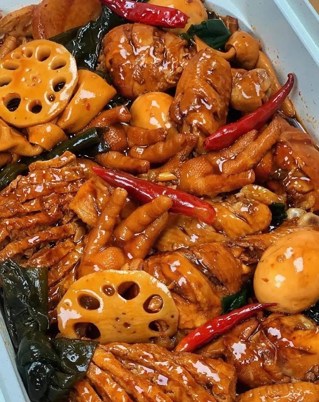 香到邻居来敲门!这一锅卤味谁能不爱啊!! 有谁能抗拒这个卤味呢[呲牙]