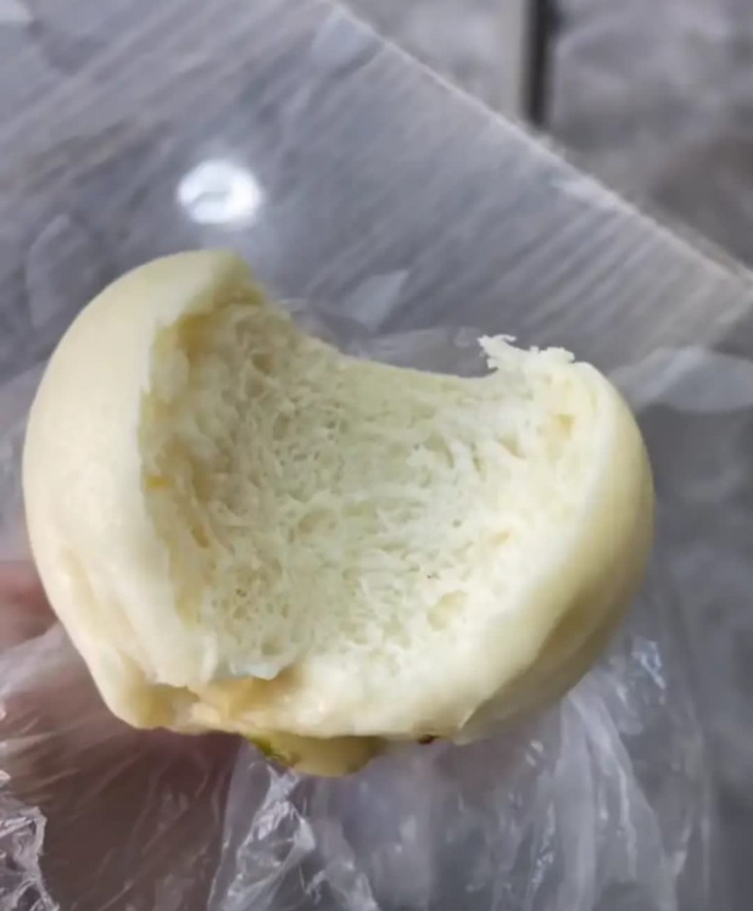 你在火车站吃过馒头吗?[大笑][大笑]#搞笑