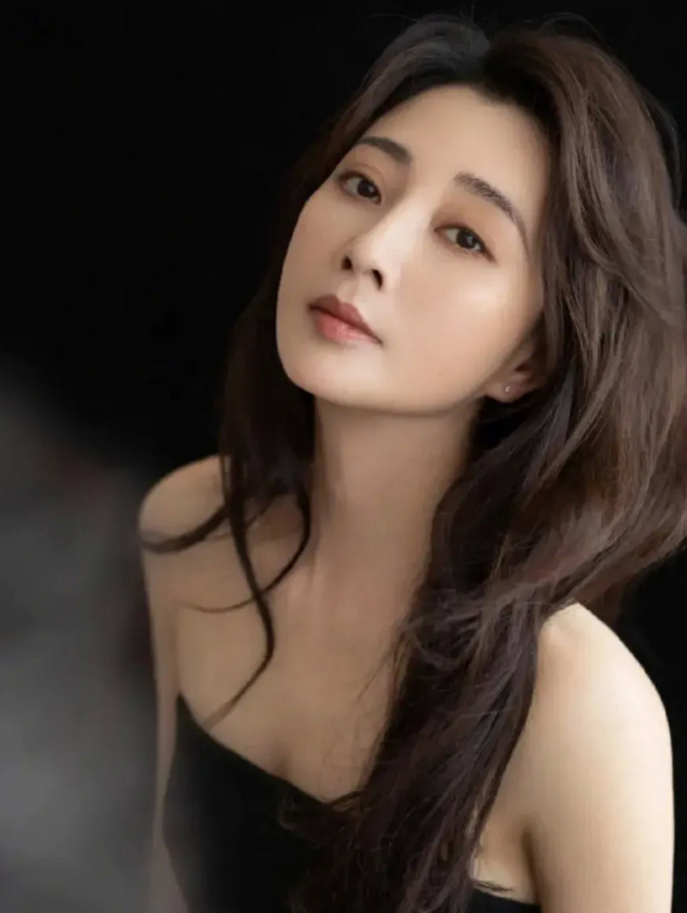 女明星殷桃登上热搜,这次不是因为她性感魅惑的穿着