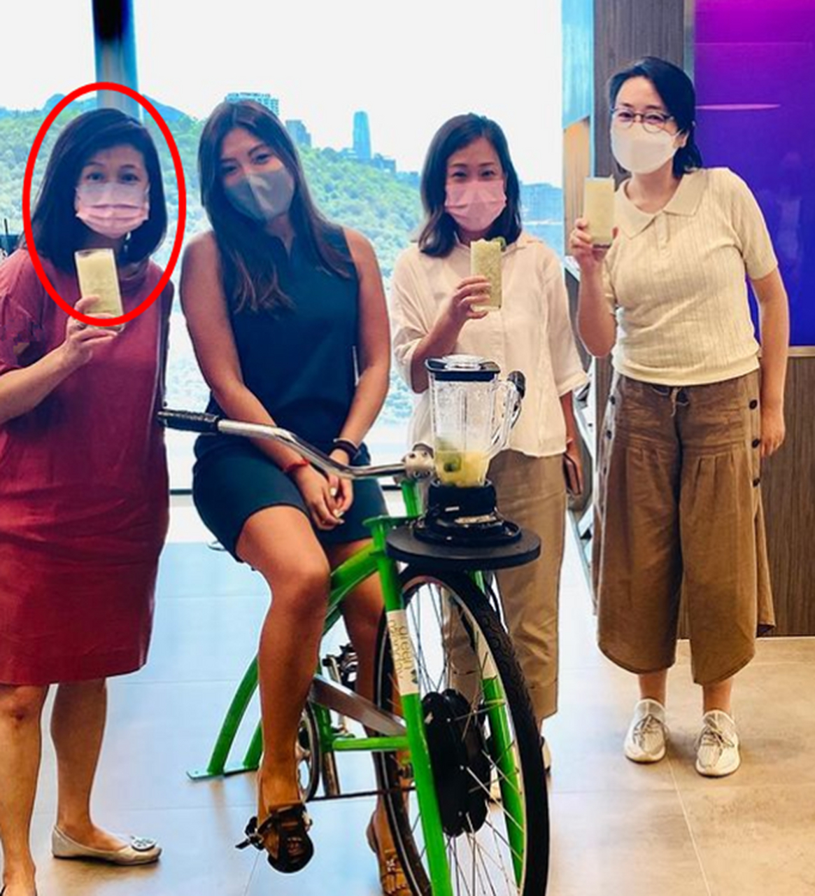 娱乐资讯新集汇#  知名童星关佩琳近况!