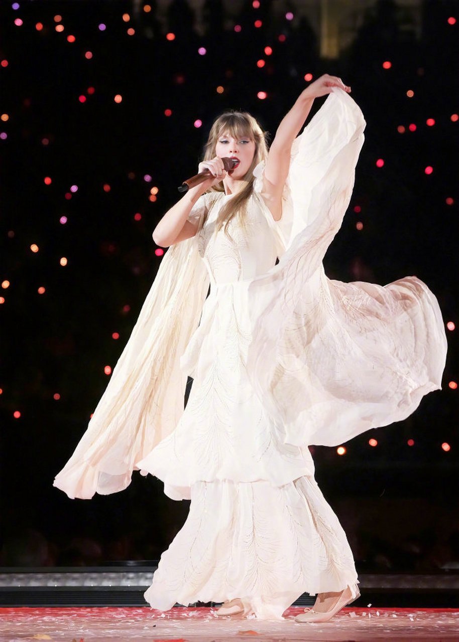 taylor swift 舞台上的霉霉真的在发光啊! 676767