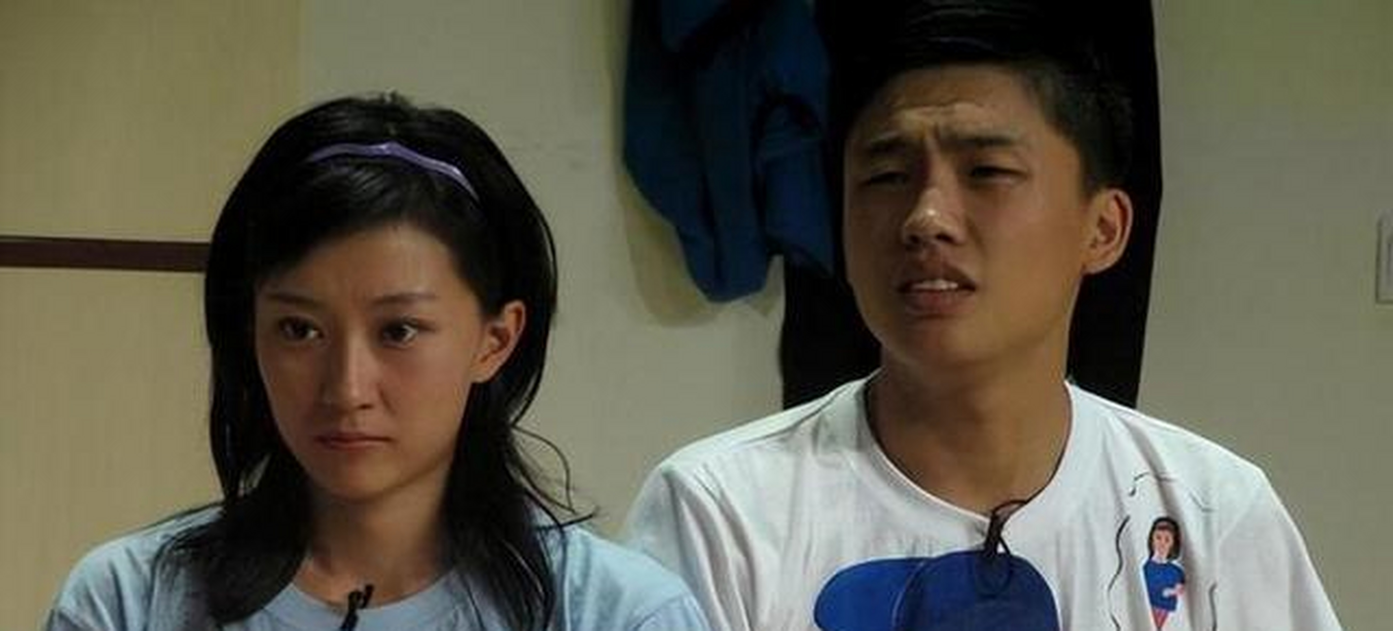 他的母亲是著名的二人转演员李淑静,她是东北著名的二人转演员,她的