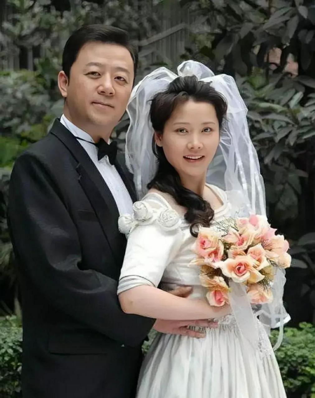 gif创作人# 何赛飞好和郭涛拍"婚纱照"挺般配,这是什么情况?