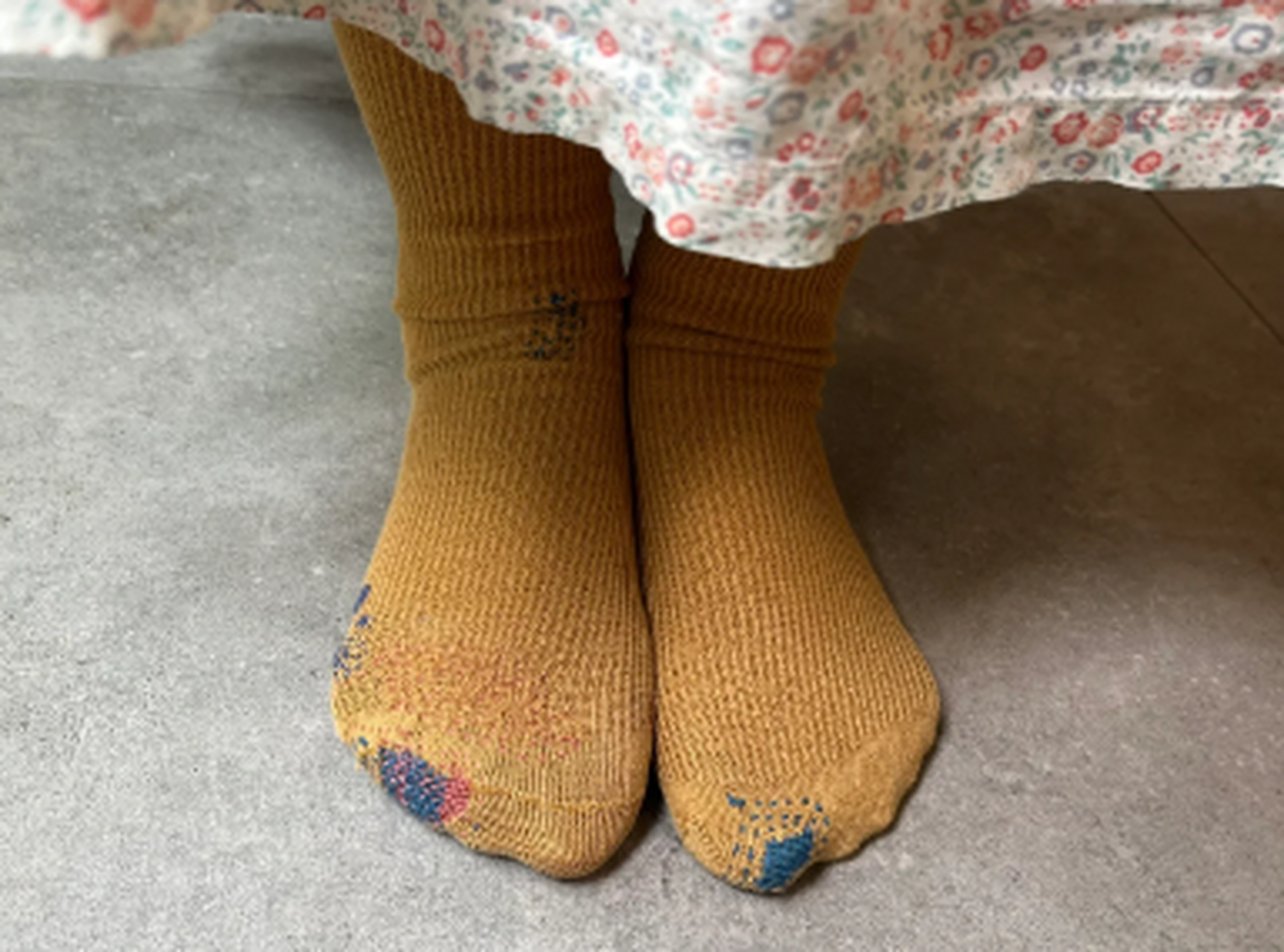 又又又给小闺女补袜子了